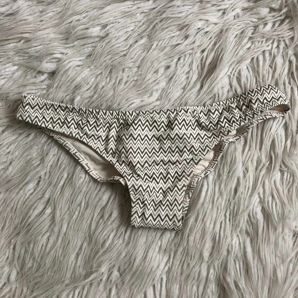 Eberjey Wanderlust Sage Blanc Allie Zigzag Bikini Bottoms NWT Size Large